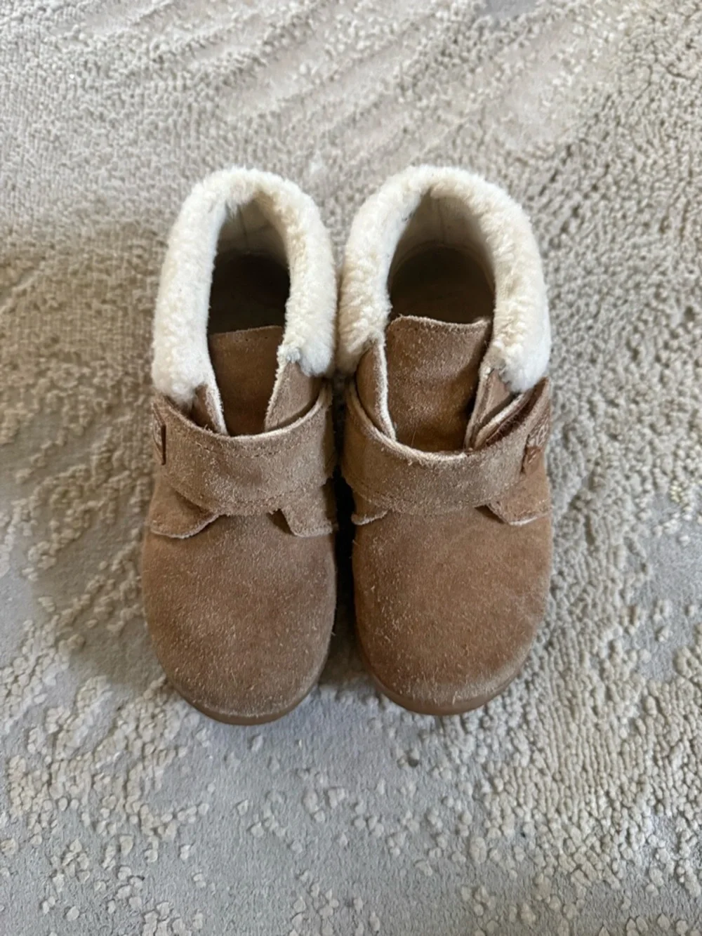 Ugg tan boots Nolen suede Shearling Boots Velcro Slip on toddler 9